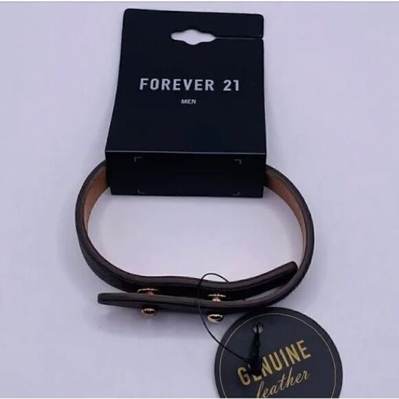 🔥Forever 21 Men’s Color: Brown leather adjustable Bracelet Gold studs one size - Picture 10 of 12